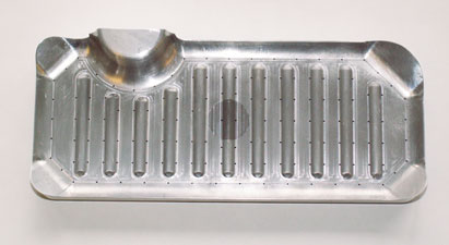 Shaped bacon pack, with ferrous insert for lifting by magnet Shaped bacon pack, with ferrous insert for lifting by magnet
